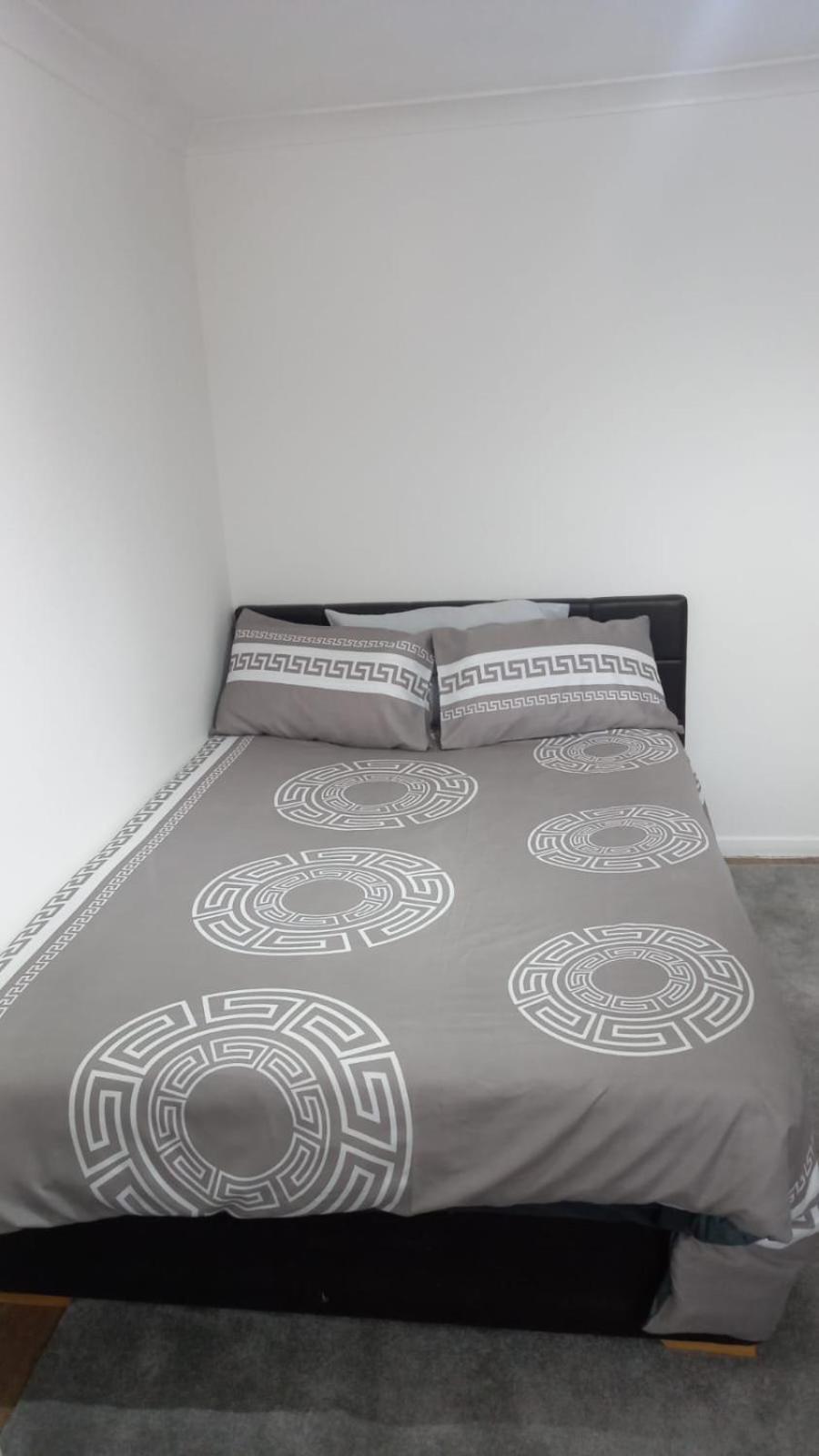 Spacious Two Bedrooms Апартаменты